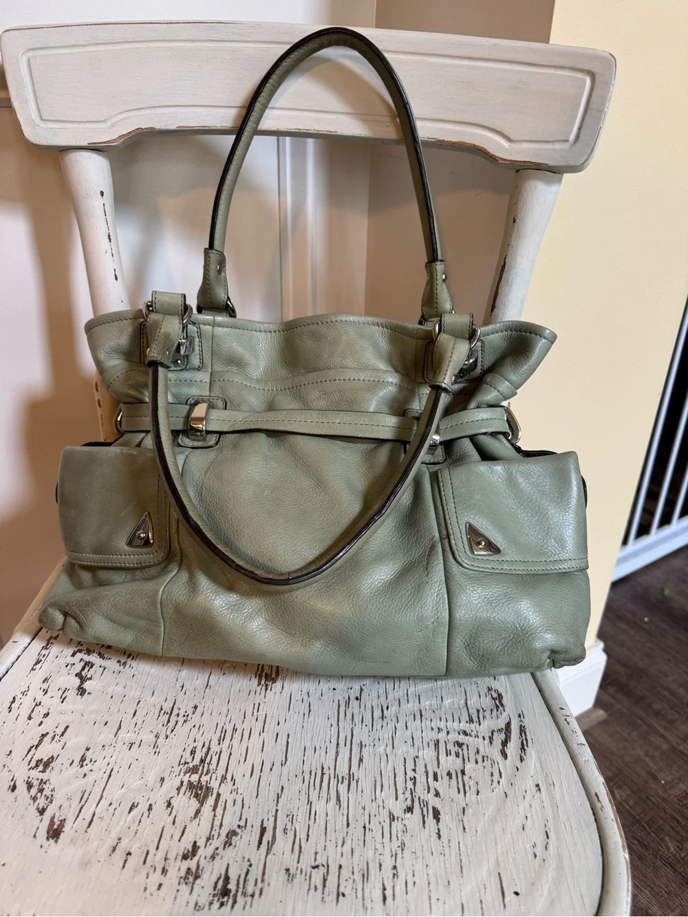 B. Makowsky Soft Sage Leather Tote Handbag - Women's Shoulder Bag